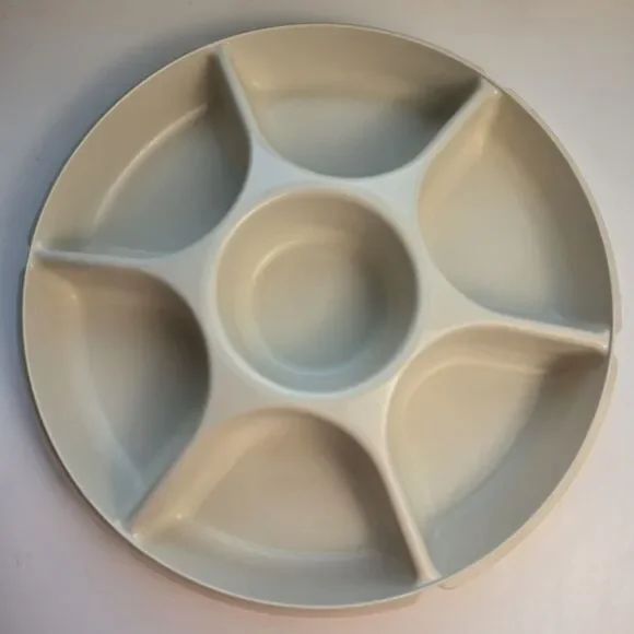 Vintage Tupperware Almond Divided Vegetable Fruit Chip & Dip Serving Tray & Lid - Picture 2 of 7